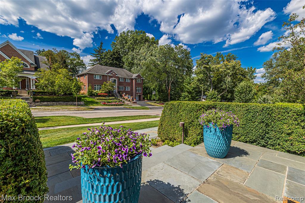 1450 Pilgrim Avenue - Photo 3