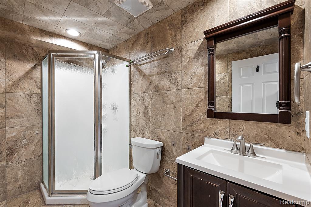 5353 W Bloomfield Lake Road, West Bloomfield, MI 48323 — Photo 54