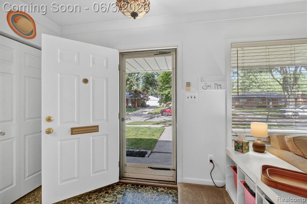 512 Redwood Drive, Troy, MI 48083 — Photo 6