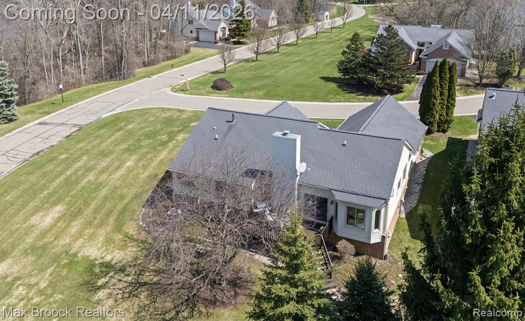 5010 Lake Vista Drive, West Bloomfield, MI 48323 — Photo 32