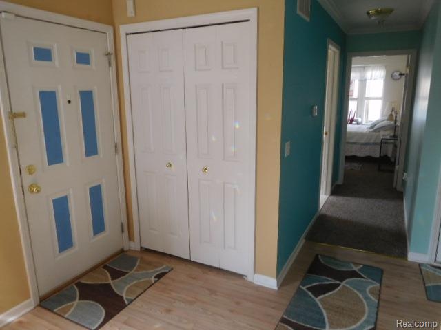 4116 April Lane, 24, Sterling Heights, MI 48310 — Photo 28