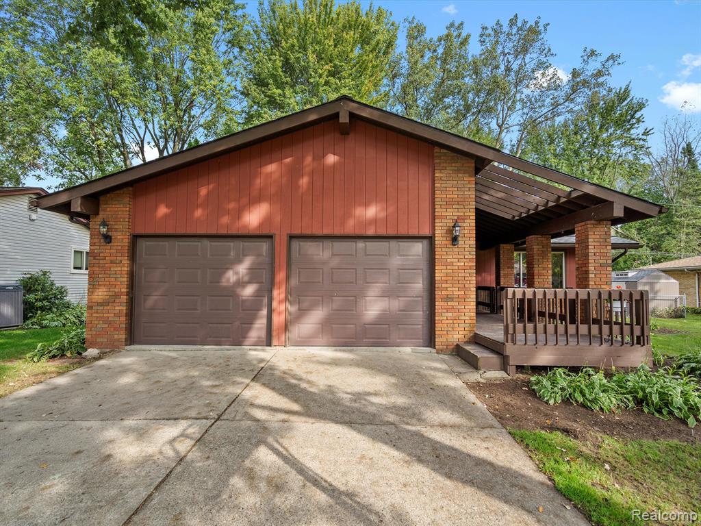 8319 PAMELA Street, Shelby, MI 48316 — Photo 3