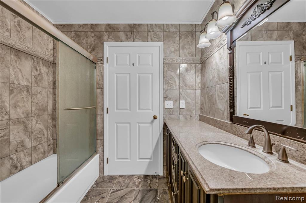 673 Ethan Drive, Westland, MI — Photo 35