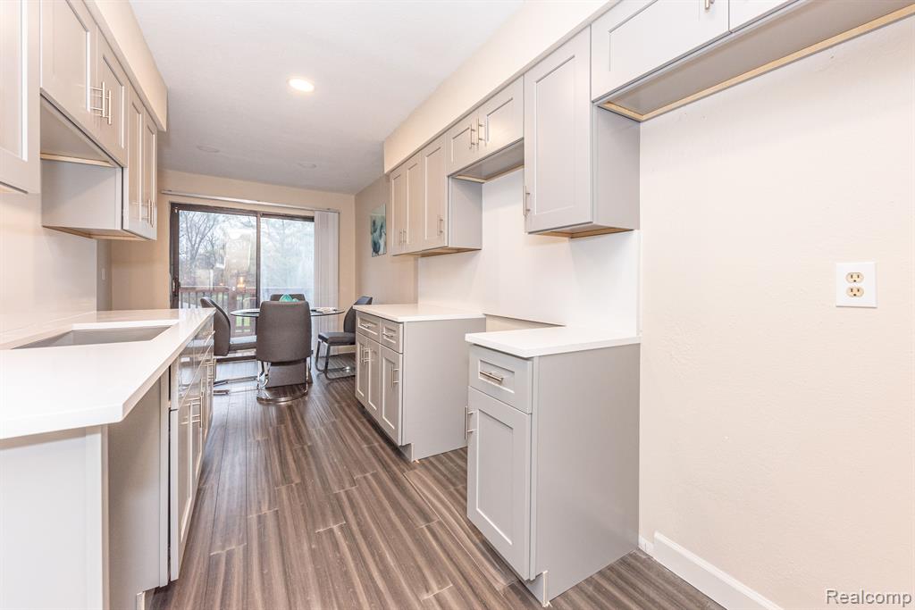 24546 CASHMERE, Southfield, MI 48033 — Photo 6