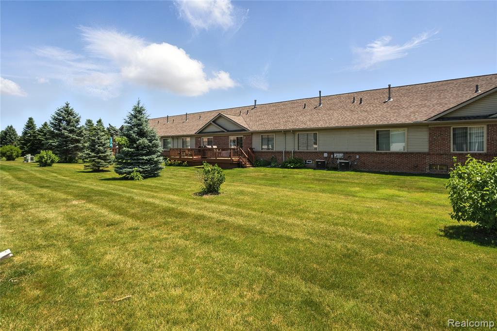 50501 Abbey Drive, New Baltimore, MI 48047 — Photo 40