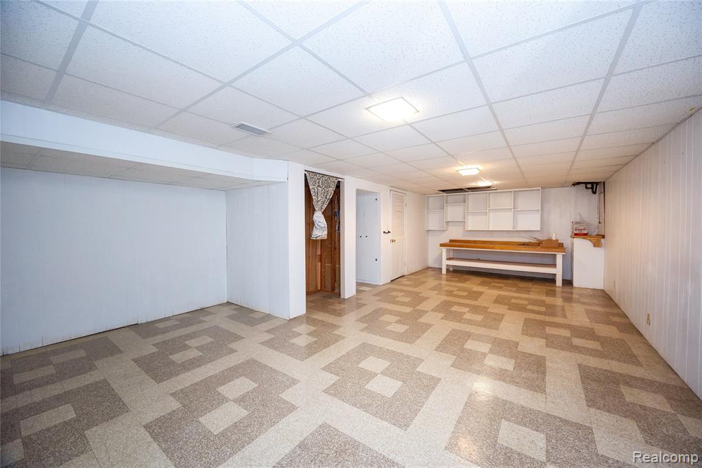5646 Cambourne Street, Dearborn Heights, MI 48127 — Photo 40