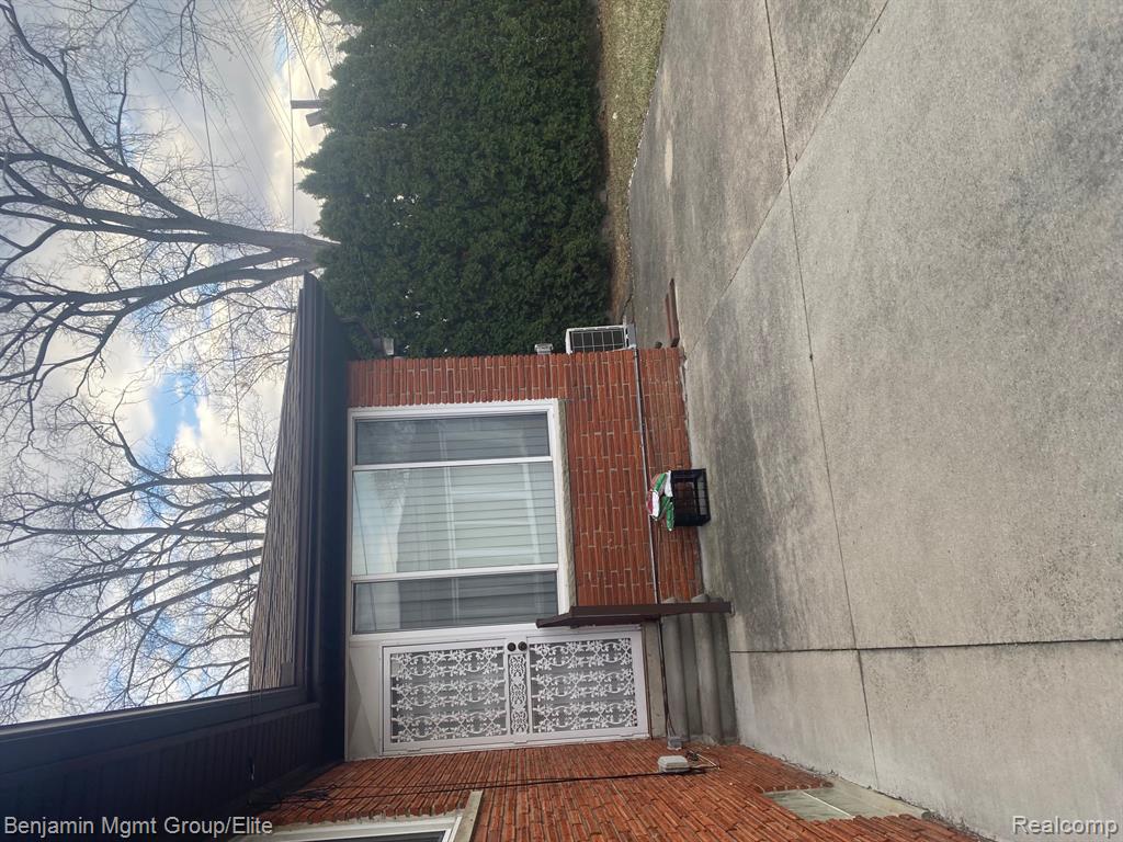 24265 Dante Street, Oak Park, MI 48237 — Photo 3