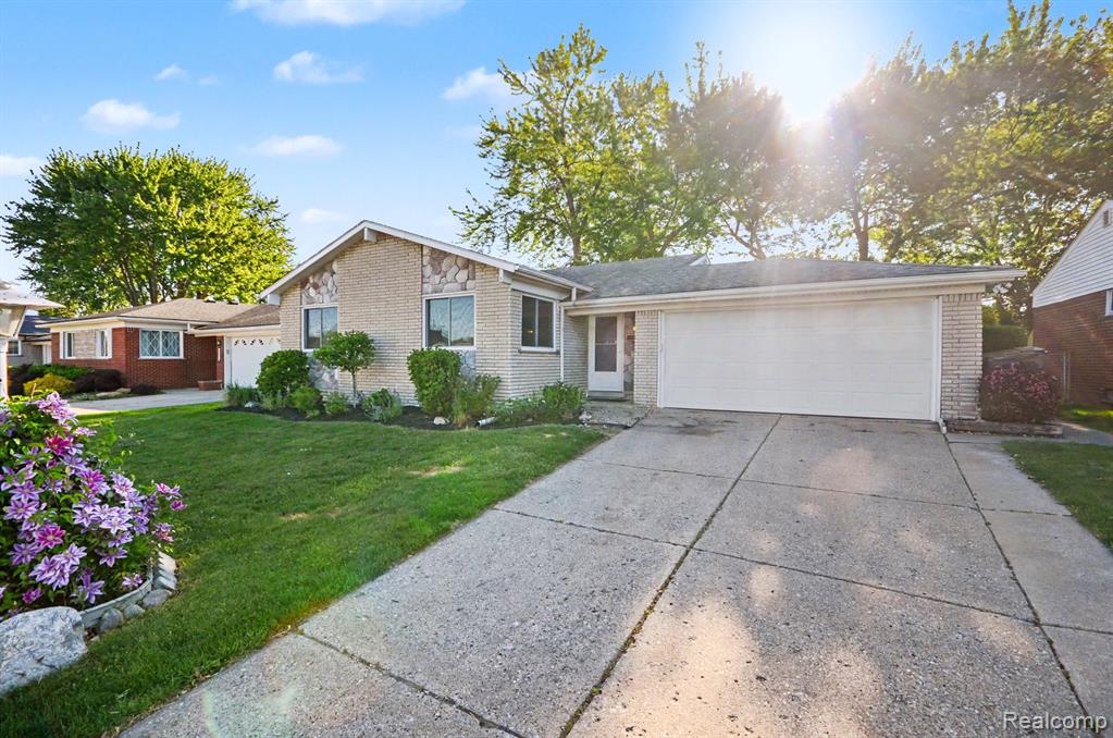 35252 Simon Drive, Clinton Twp, MI 48035 — Photo 4