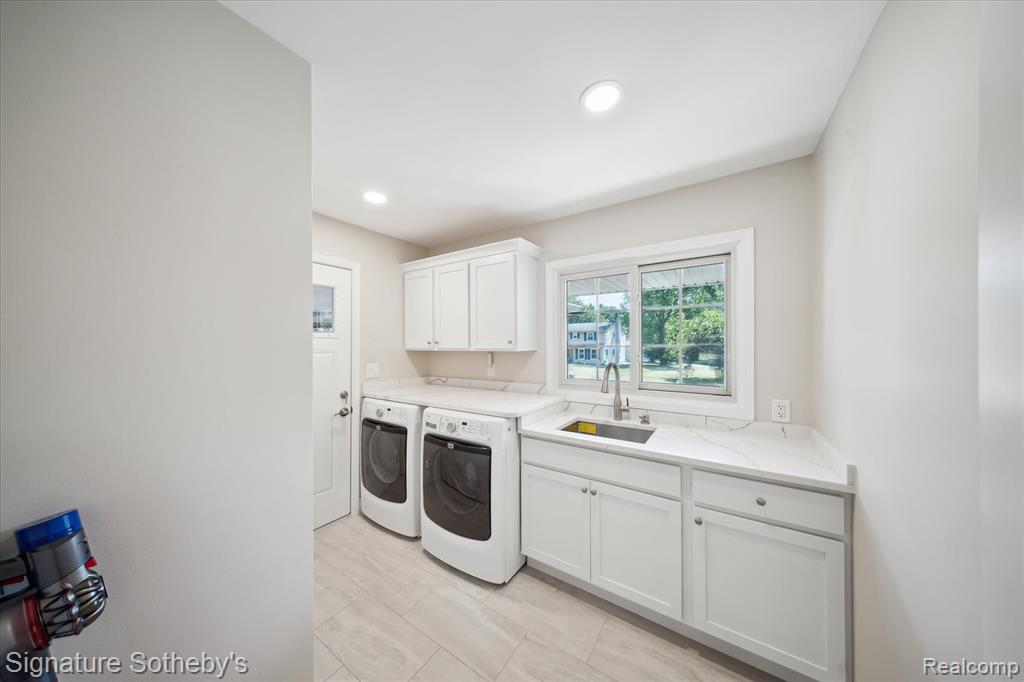 2200 Brenthaven Drive E, Bloomfield, MI 48304 — Photo 28