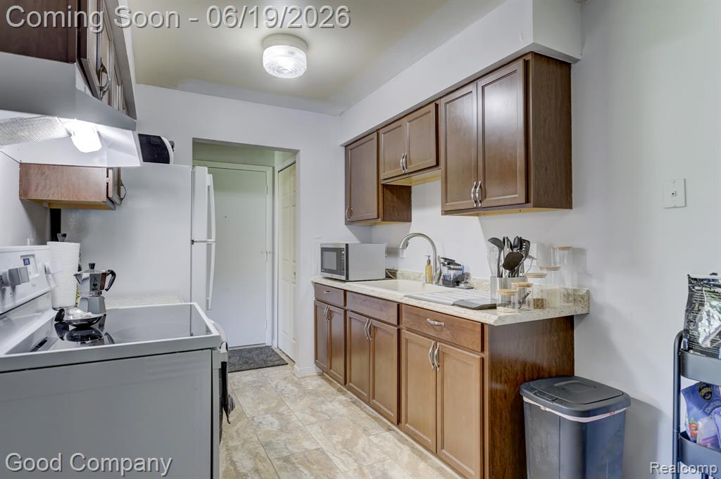43244 Mound Road, 2, Sterling Heights, MI 48314 — Photo 7