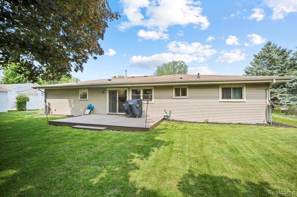 116 Surrey Road, Saint Louis, MI 48880 — Photo 3