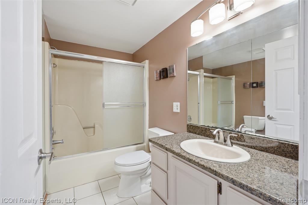 6541 Springfield Lane, Clarkston, MI — Photo 21