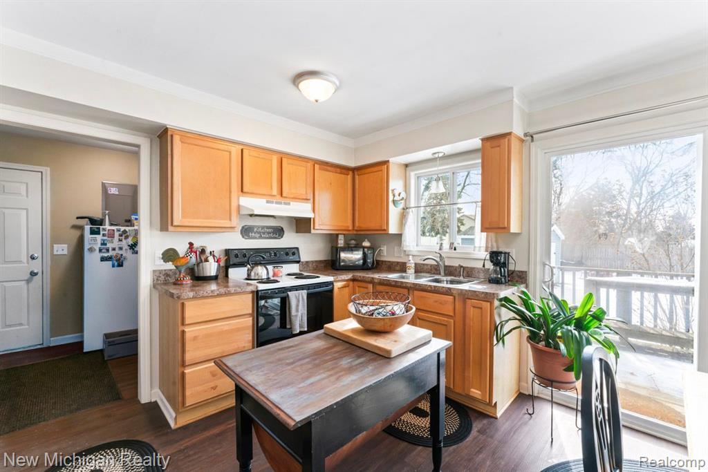 906 MAIN Street, Fenton, MI 48430 — Photo 25