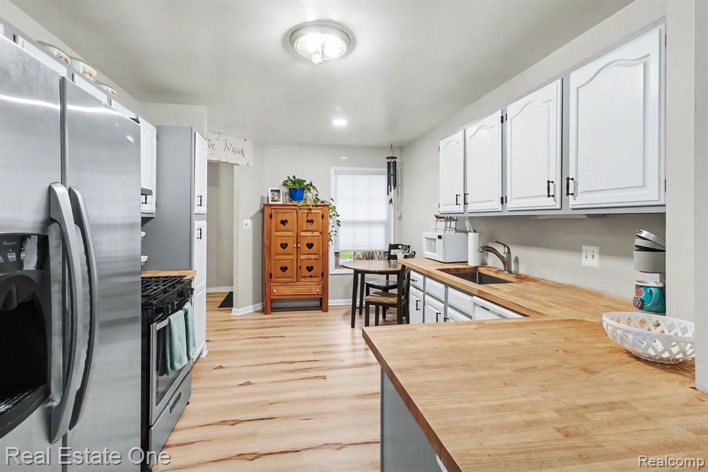 817 Woodridge Hills Drive, Brighton, MI, 48116