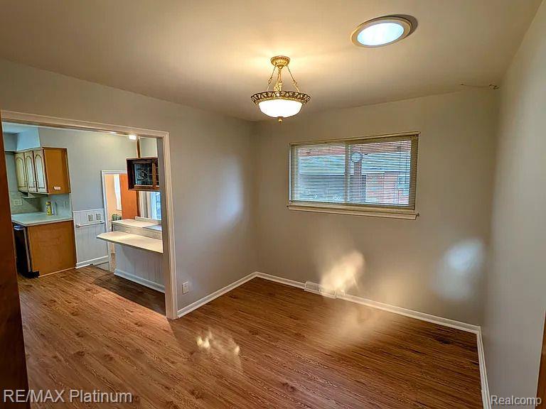 7725 Berwick Drive, Westland, MI — Photo 11