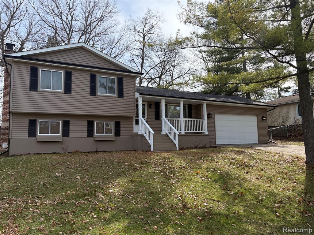 970 Golfview Drive, Lake Orion, MI 48362 — Photo 2
