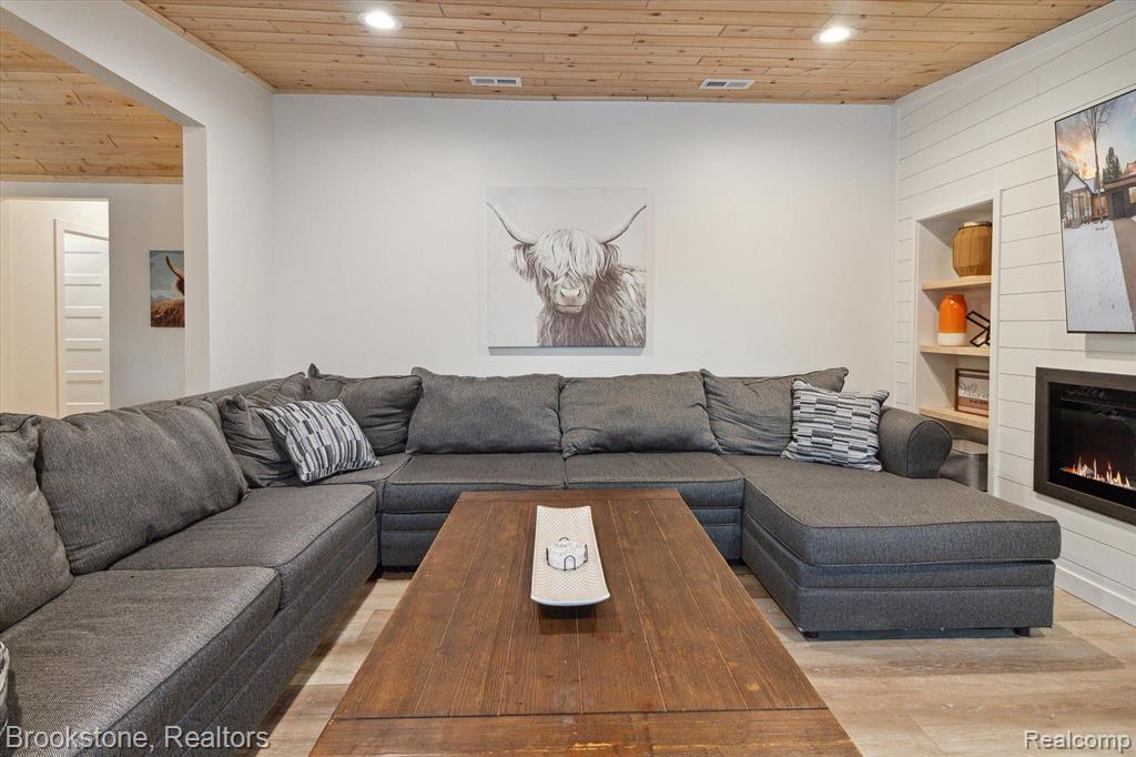 6245 W HIGGINS LAKE Drive, Roscommon, MI 48653 — Photo 30
