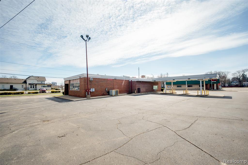 1712 E Michigan Avenue - Photo 3
