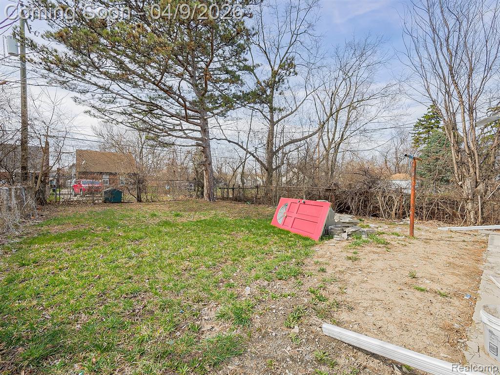 9163 Winthrop Street, Detroit, MI 48228 — Photo 18
