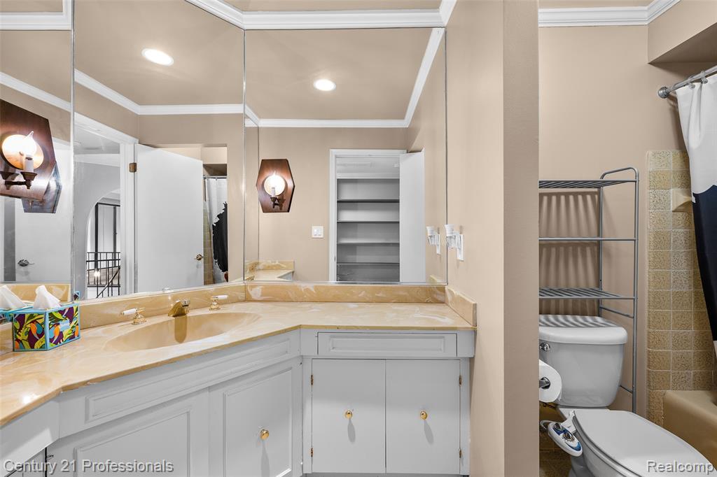 7106 Bridge Way W, West Bloomfield, MI — Photo 20