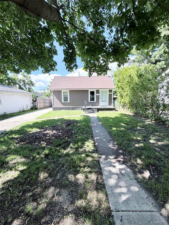 8661 Dodge Avenue, Warren, MI 48089 — front exterior
