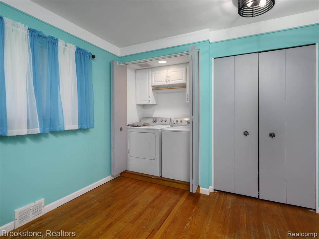6042 Ravenswood Drive, Utica, MI 48316 — Photo 18