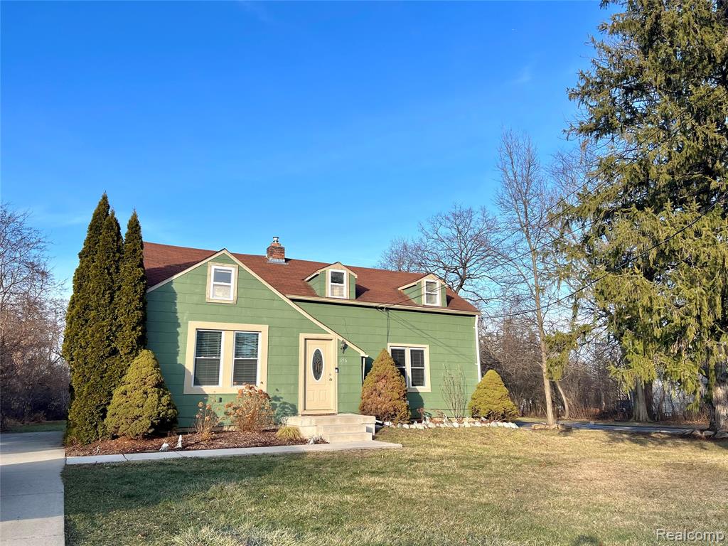 396 South Boulevard W, Rochester Hills, MI 48307 — front exterior