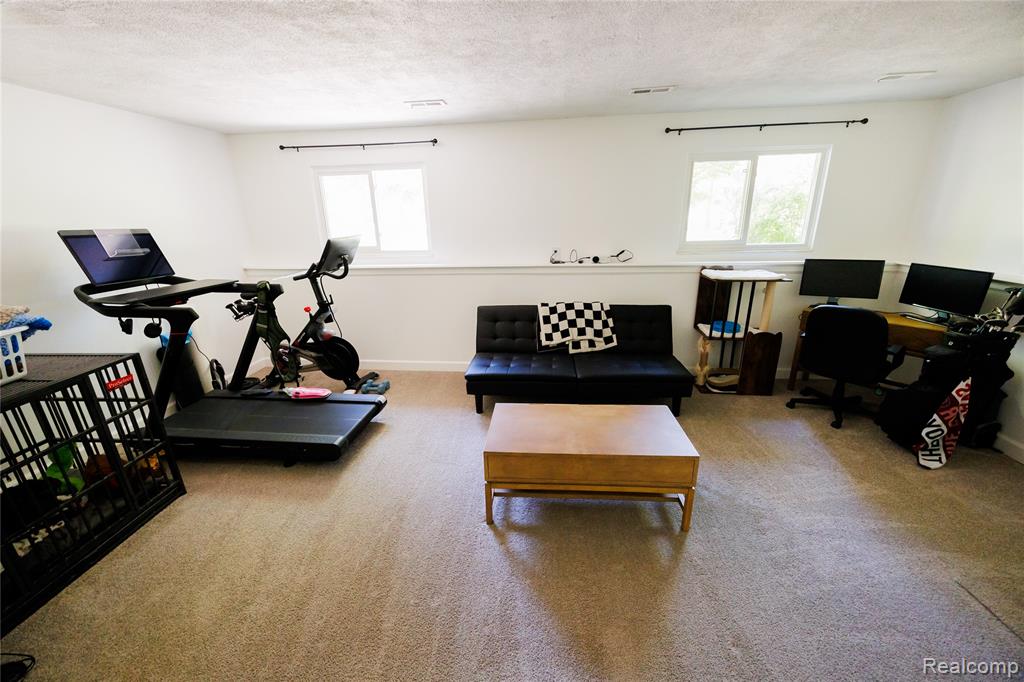 9420 Denton Hill Road, Fenton, MI 48430 — Photo 17