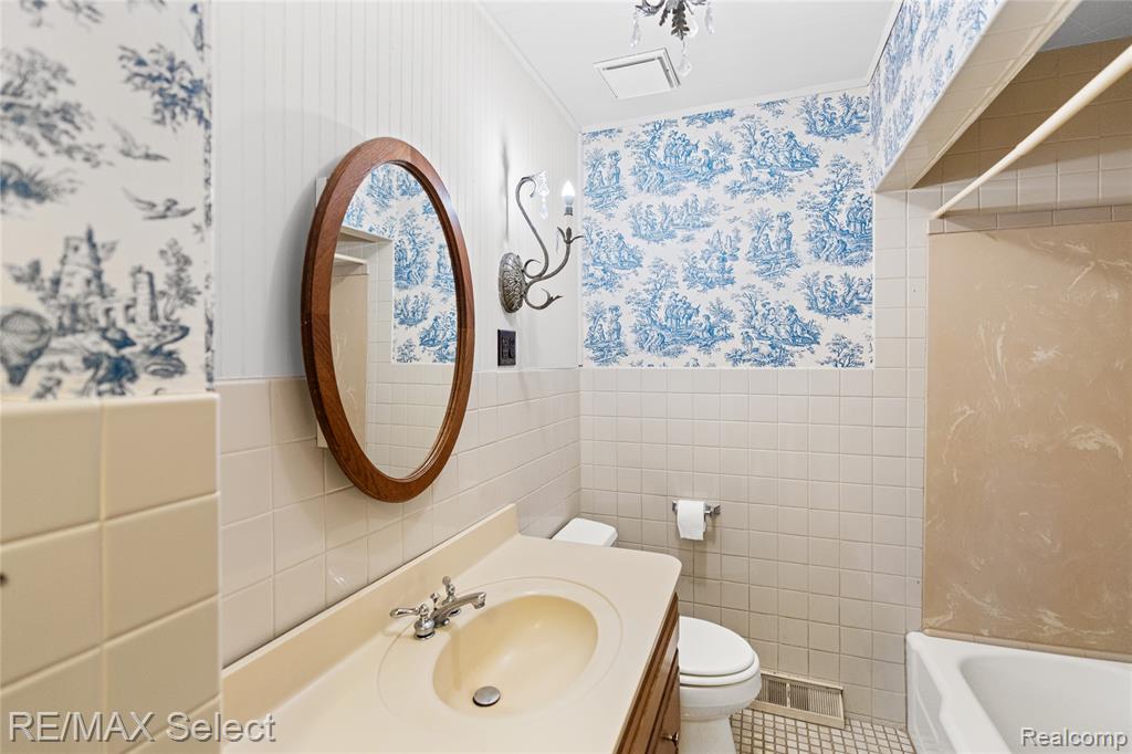 6324 Calkins Road, Flint, MI 48532 — Photo 37