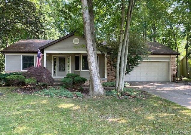 8507 Pineview Lake Drive, Linden, MI 48451