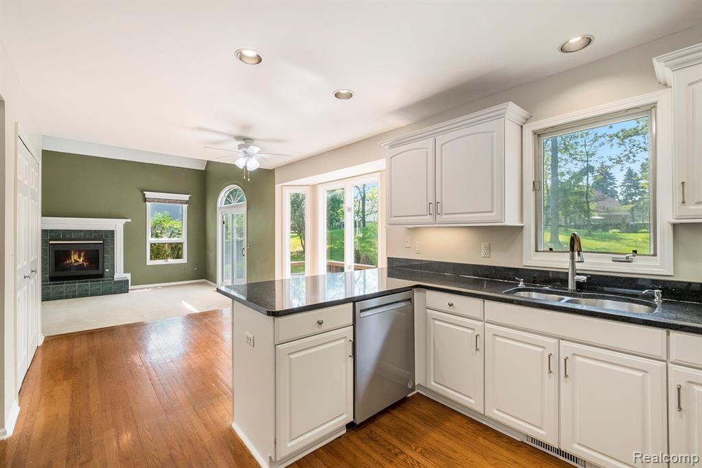 4118 Pinehurst Drive, Howell, MI 48843 — Photo 11