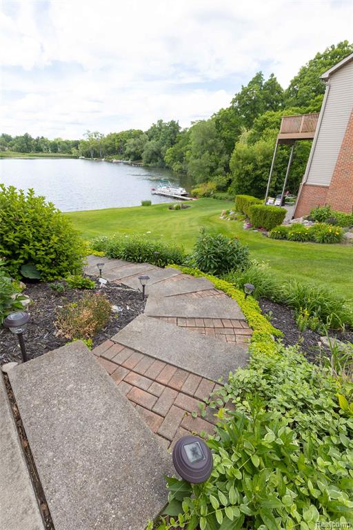 2051 Scott Lake RD Road, Waterford, MI 48328 — Photo 35