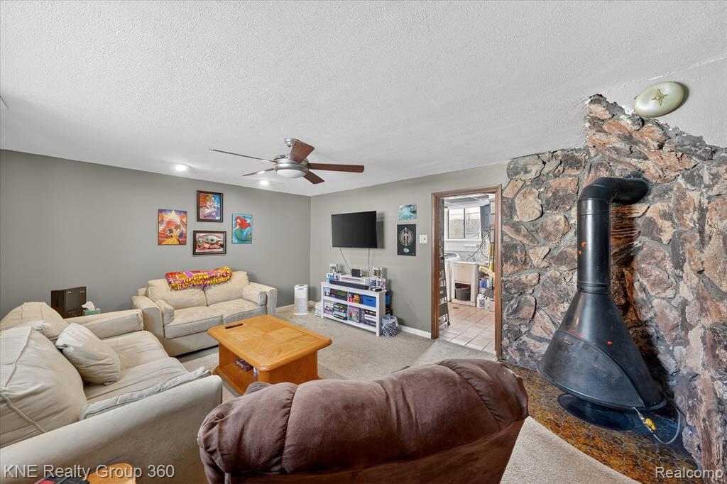 5423 Mikewood Drive, Waterford, MI 48327 — Photo 28