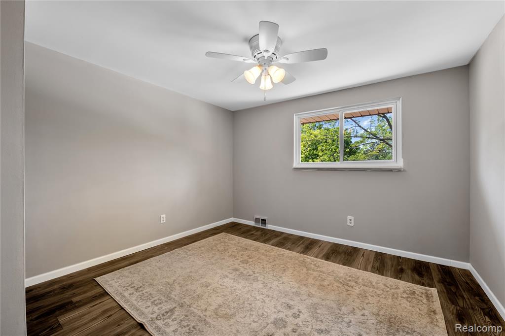 607 Ashburnham Street, Auburn Hills, MI 48326 — Photo 15