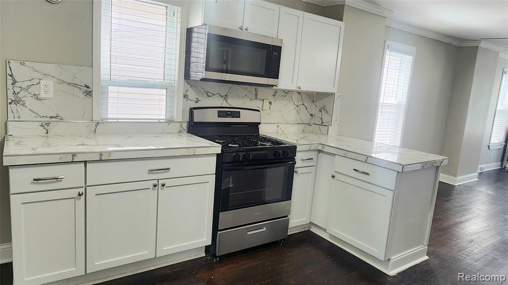 876 Vinewood Street, Wyandotte, MI 48192 — Photo 14