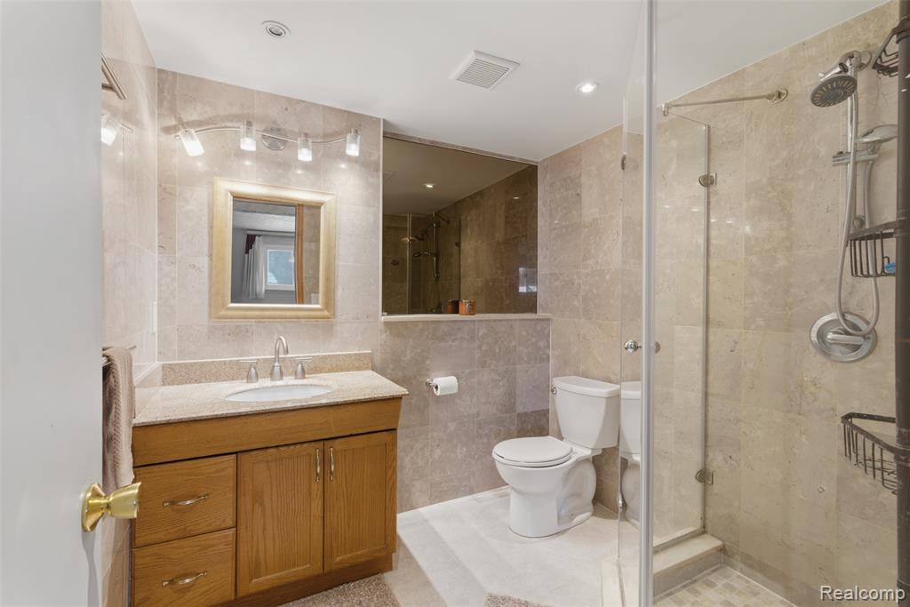 724 W Oxhill Drive, White Lake, MI — Photo 26