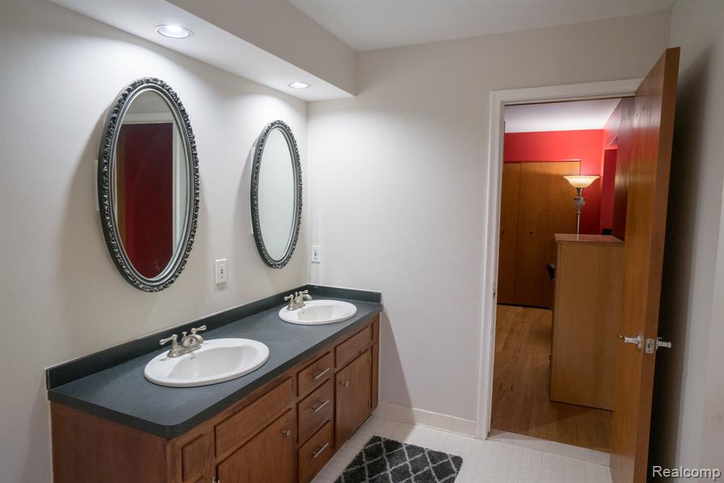 45778 FERMANAGH Drive, Northville, MI 48168 — Photo 47