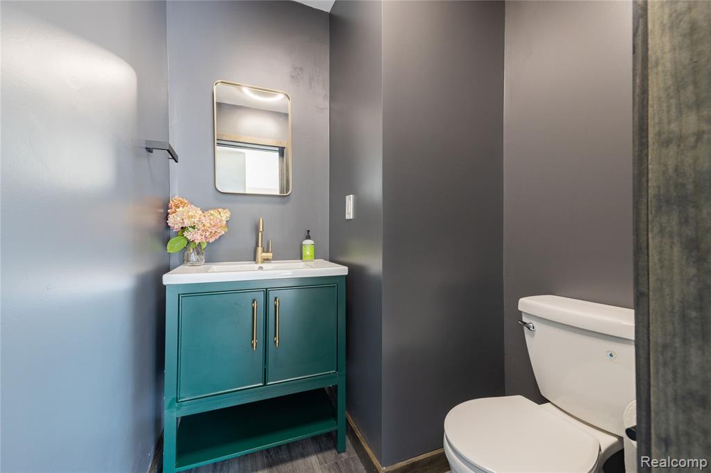 27627 Elba Drive, Grosse Ile, MI 48138 — Photo 32
