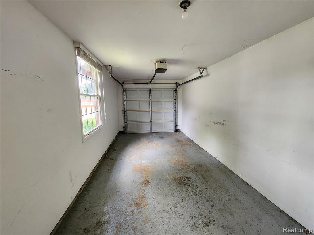 19400 W 11 Mile Road, Lathrup Village, MI 48076 — Photo 6