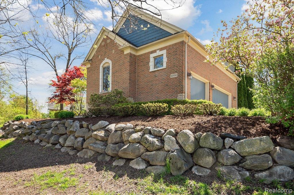 8504 Riverwalk Drive, Fenton, MI 48430 — Photo 64