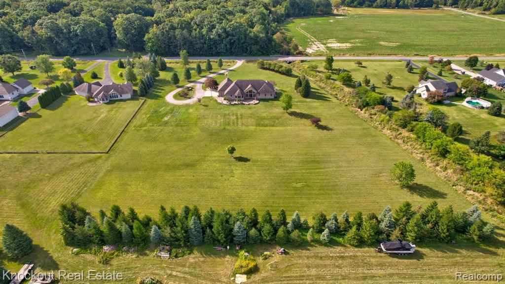 10205 Bradley Road, Frankenmuth, MI 48734 — Photo 57