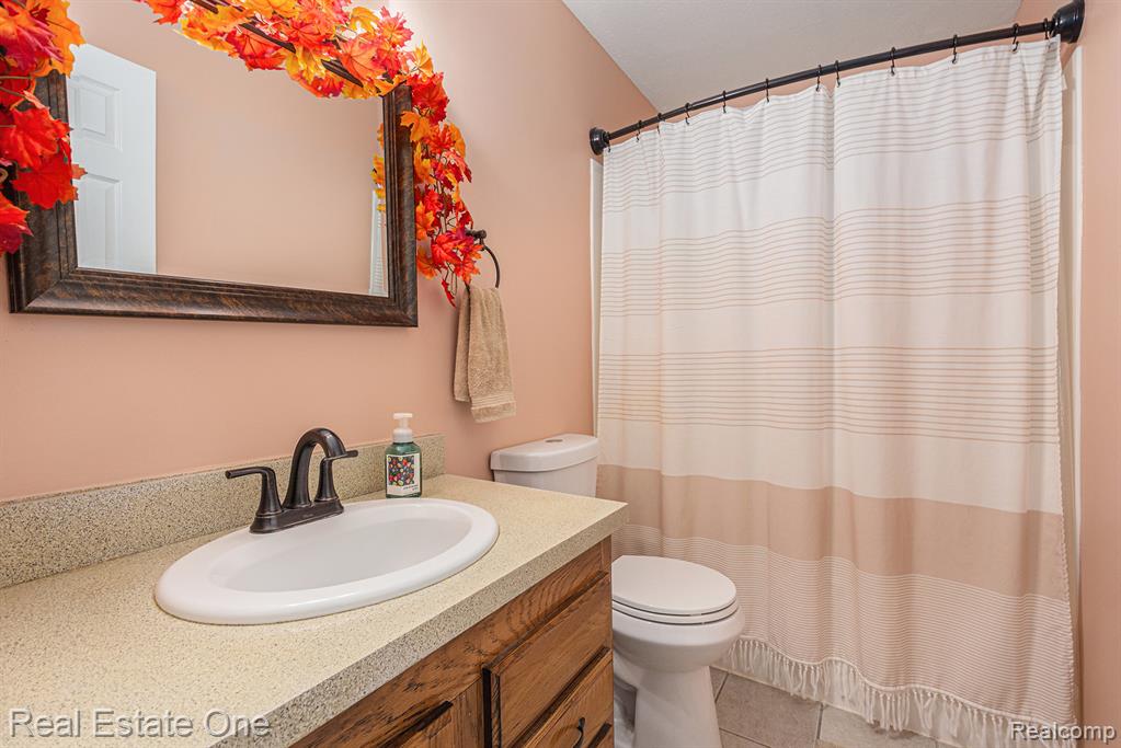 1074 Deer Valley Valley, Manchester, MI 48158 — Photo 18