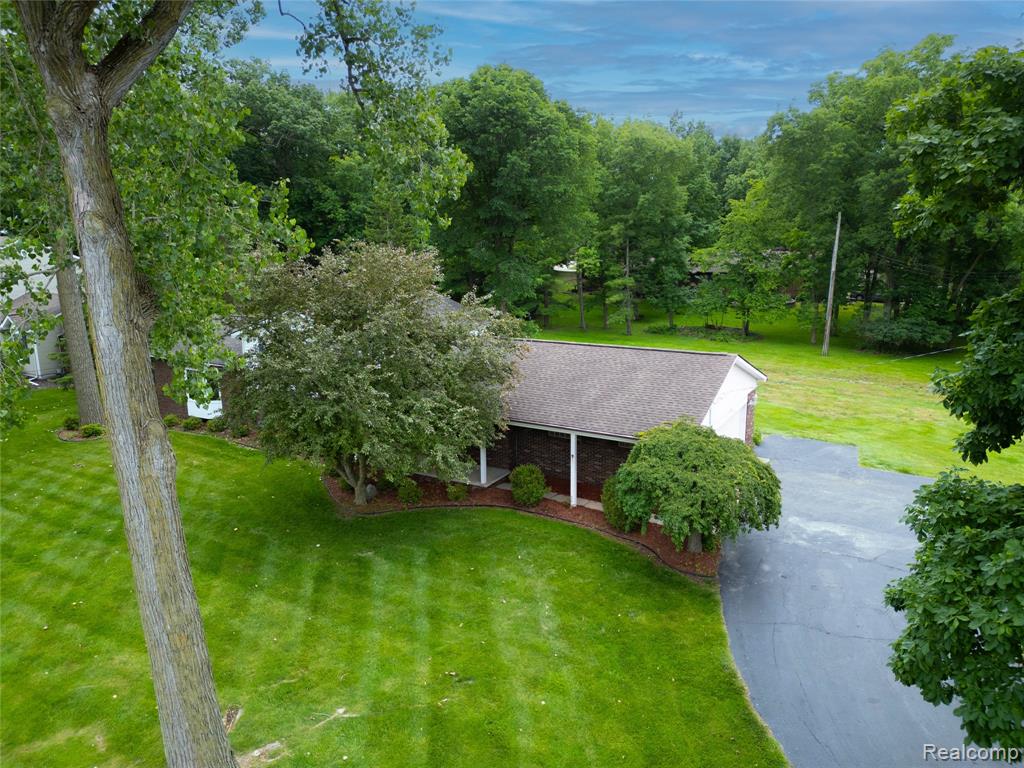 8695 Stout Avenue, Grosse Ile, MI 48138 — Photo 39