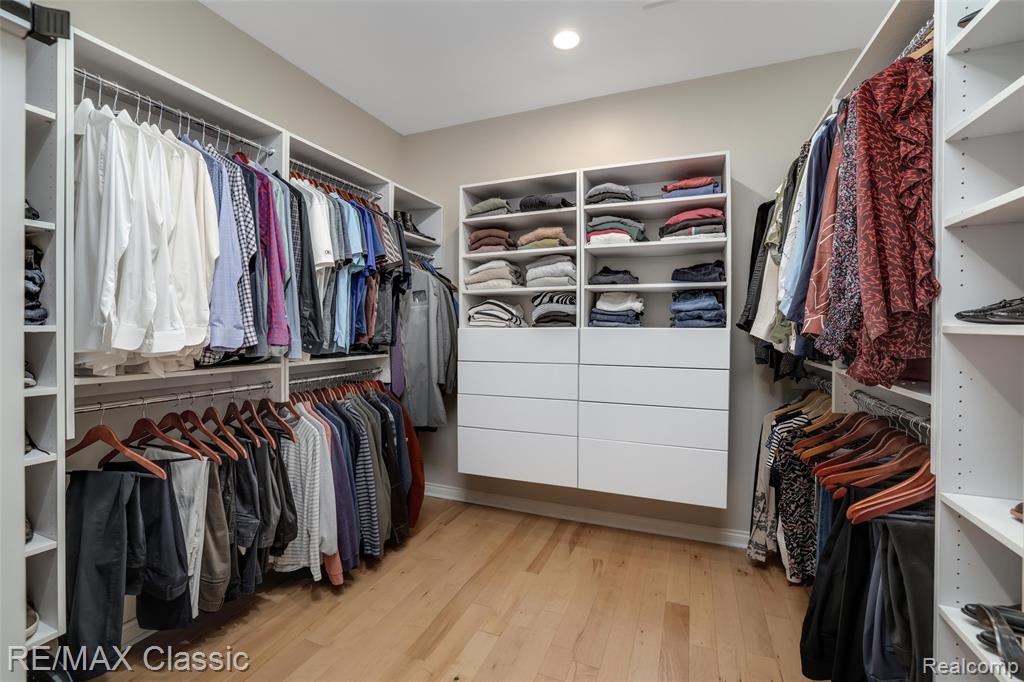 18438 Clairmont Circle E, Northville, MI 48168 — Photo 34