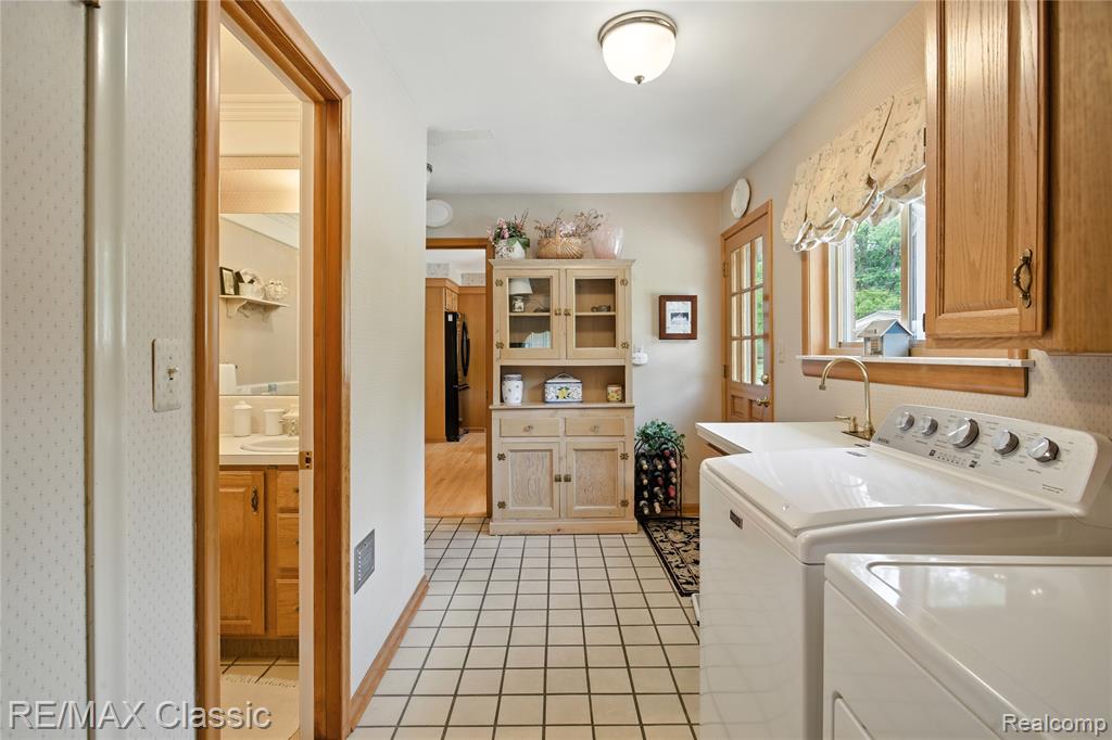 415 Booth Road, Troy, MI 48085 — Photo 20
