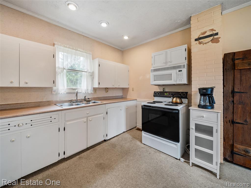 4730 Golf Club Road, Howell, MI 48843 — Photo 10