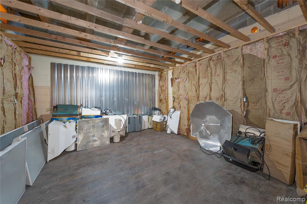 531 E 7 Mile Road, Highland Park, MI 48203 — Photo 15