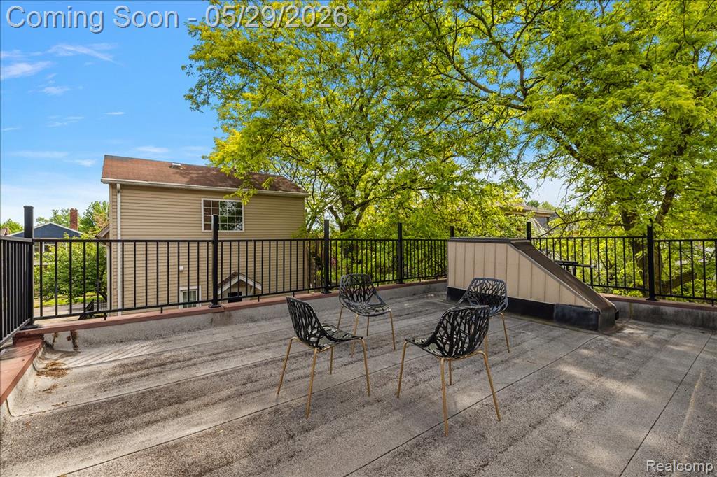 1481 Baldwin Street - Photo 4