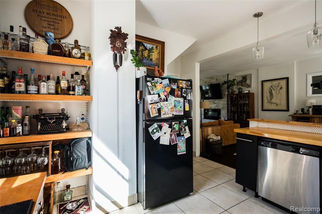550 Smith Street, Detroit, MI 48202 — Photo 12