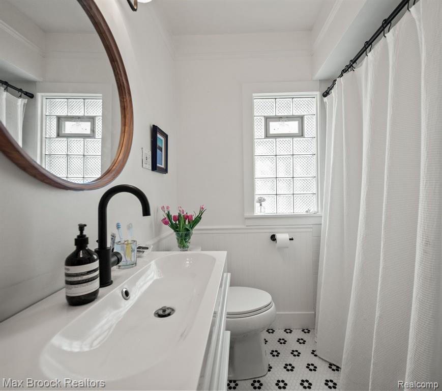 913 MAPLEGROVE Avenue, Royal Oak, MI 48067 — Photo 17
